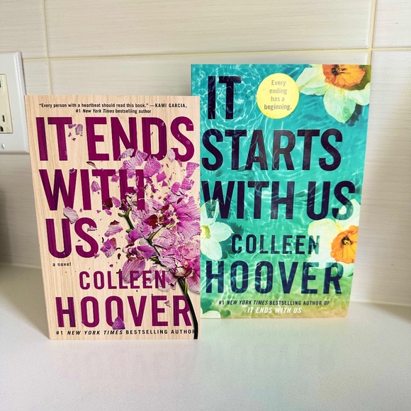 "It Ends With Us" & "It Starts With Us" 2 Book Combo Pack! - Picture 2 of 3